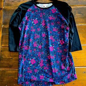 Lularoe shirt size medium